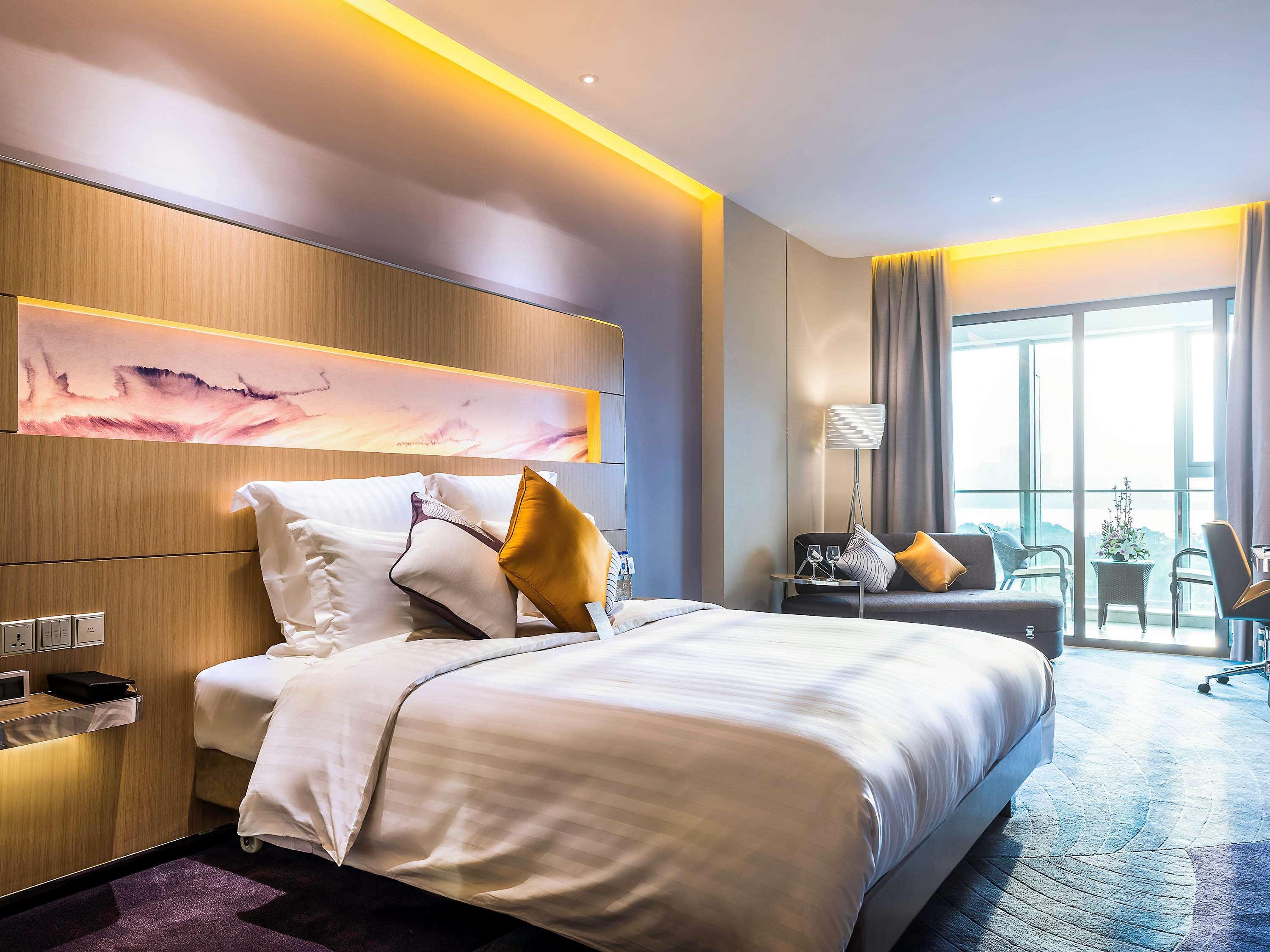Novotel Jinji Lake Suzhou Sip Buitenkant foto