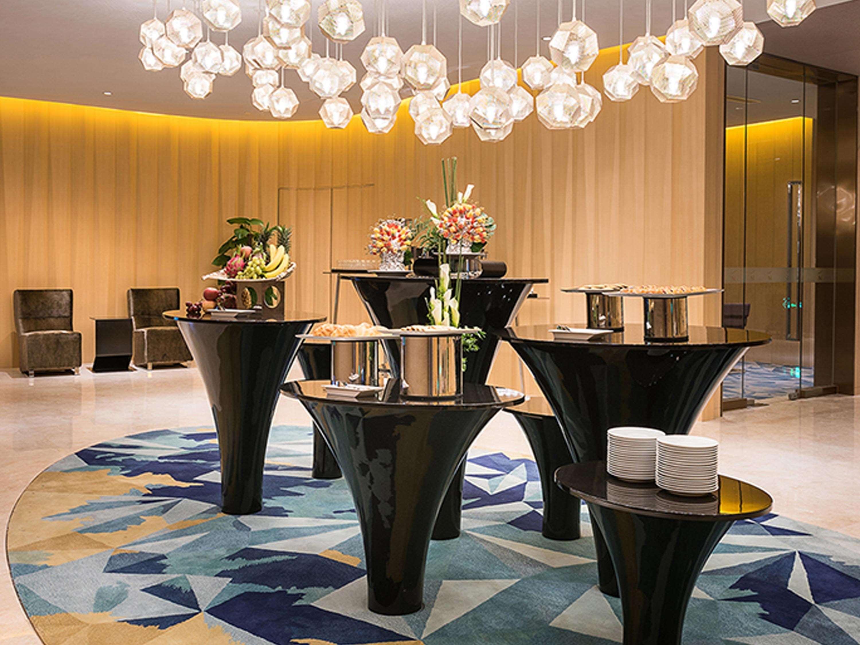 Novotel Jinji Lake Suzhou Sip Buitenkant foto