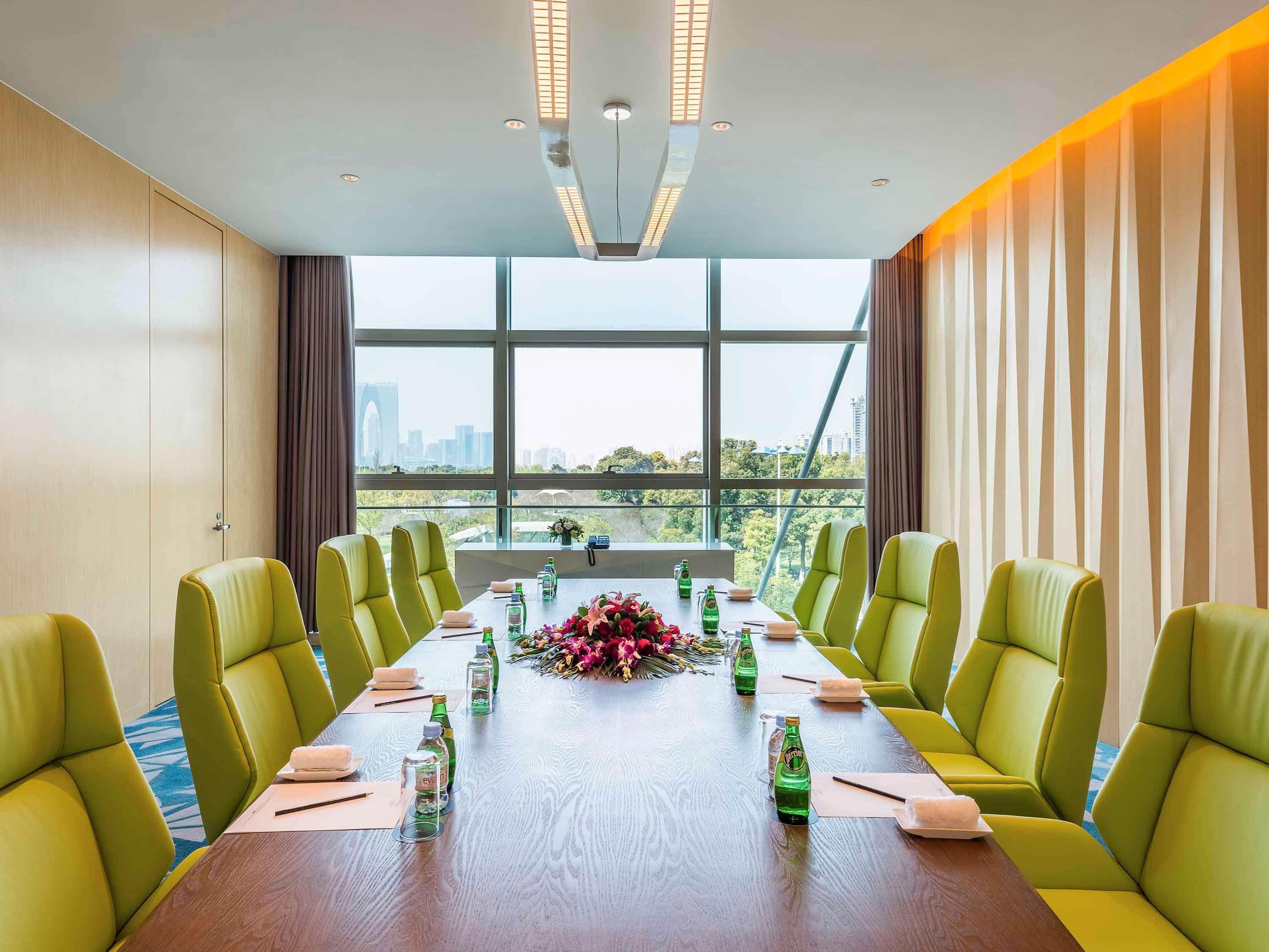 Novotel Jinji Lake Suzhou Sip Buitenkant foto