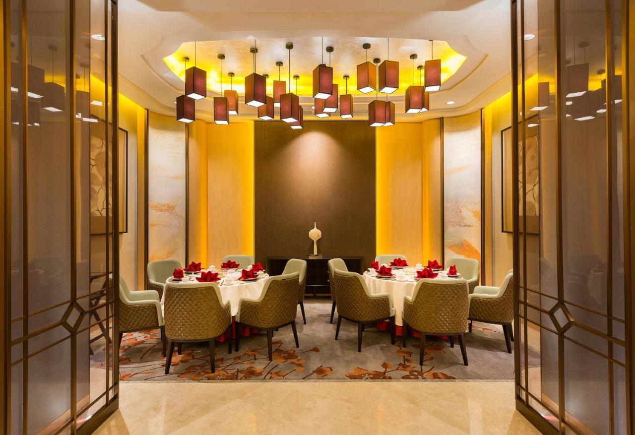 Novotel Jinji Lake Suzhou Sip Buitenkant foto