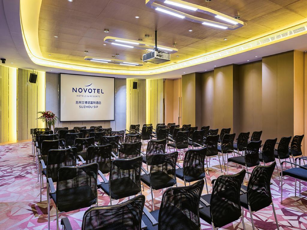 Novotel Jinji Lake Suzhou Sip Buitenkant foto
