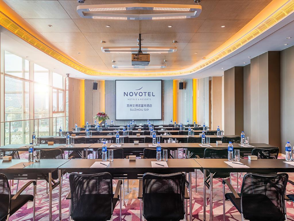 Novotel Jinji Lake Suzhou Sip Buitenkant foto