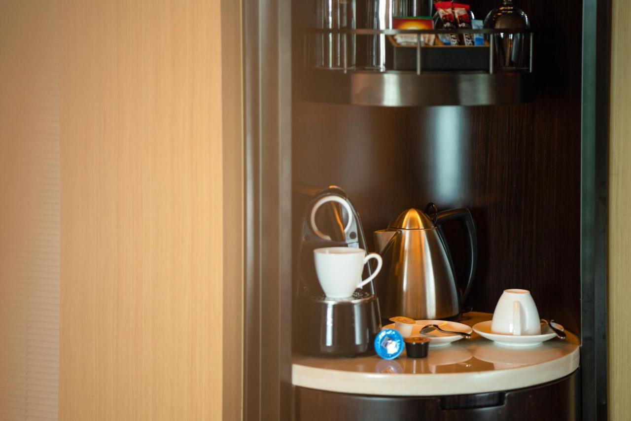 Novotel Jinji Lake Suzhou Sip Buitenkant foto